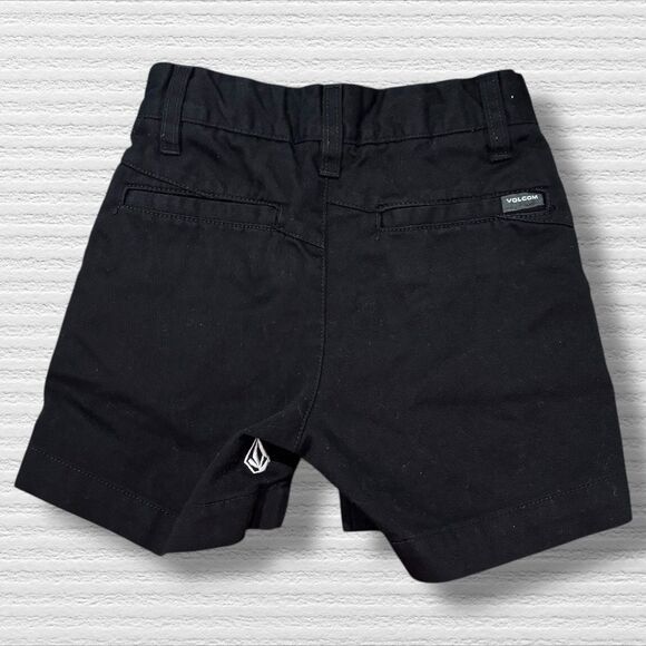 Volcom Boys Shorts 3T Black Chino Flat Front Adjustable Waist Logo Patch - Picture 2 of 4